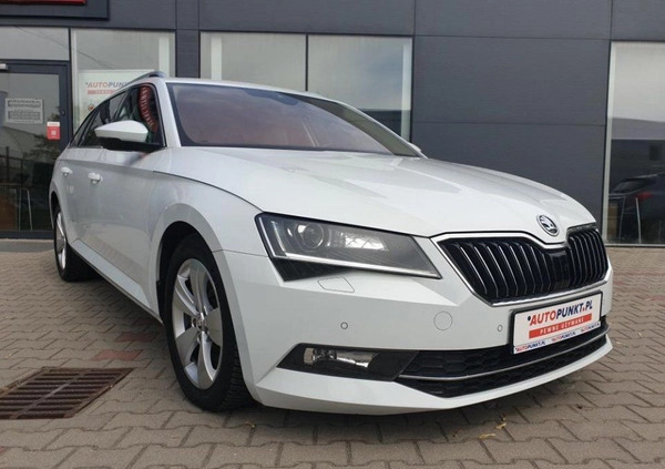 Skoda Superb cena 99900 przebieg: 110637, rok produkcji 2019 z Warszawa małe 466